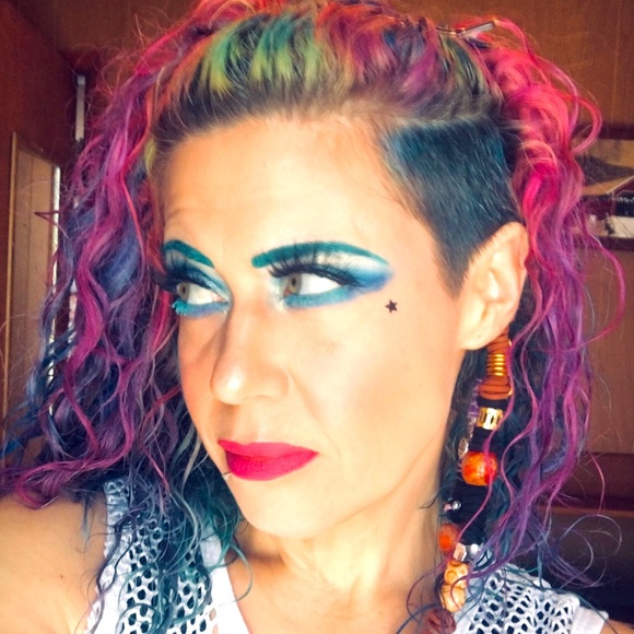 Meet your Posher, Shannon - Picture 2 of 16